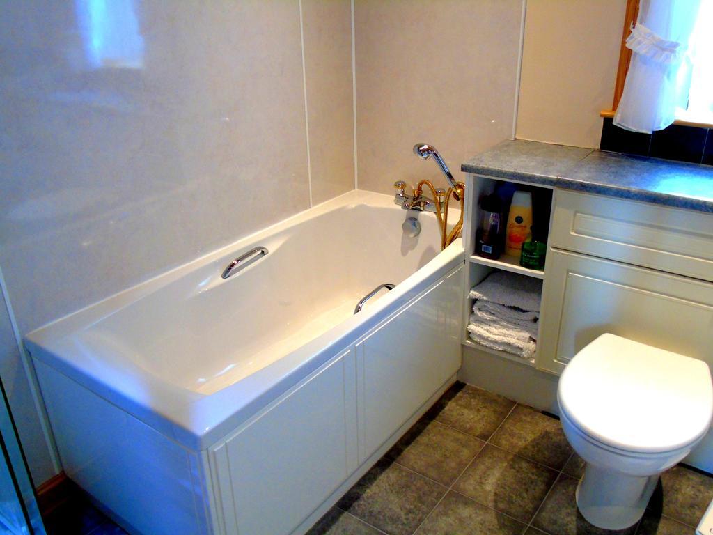 Jomarnic B&B Lossiemouth ภายนอก รูปภาพ