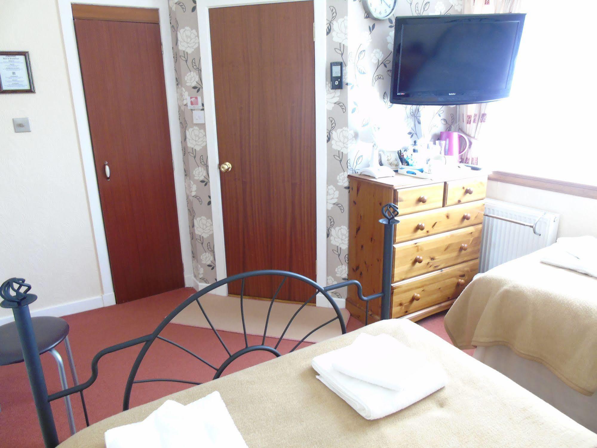 Jomarnic B&B Lossiemouth ภายนอก รูปภาพ